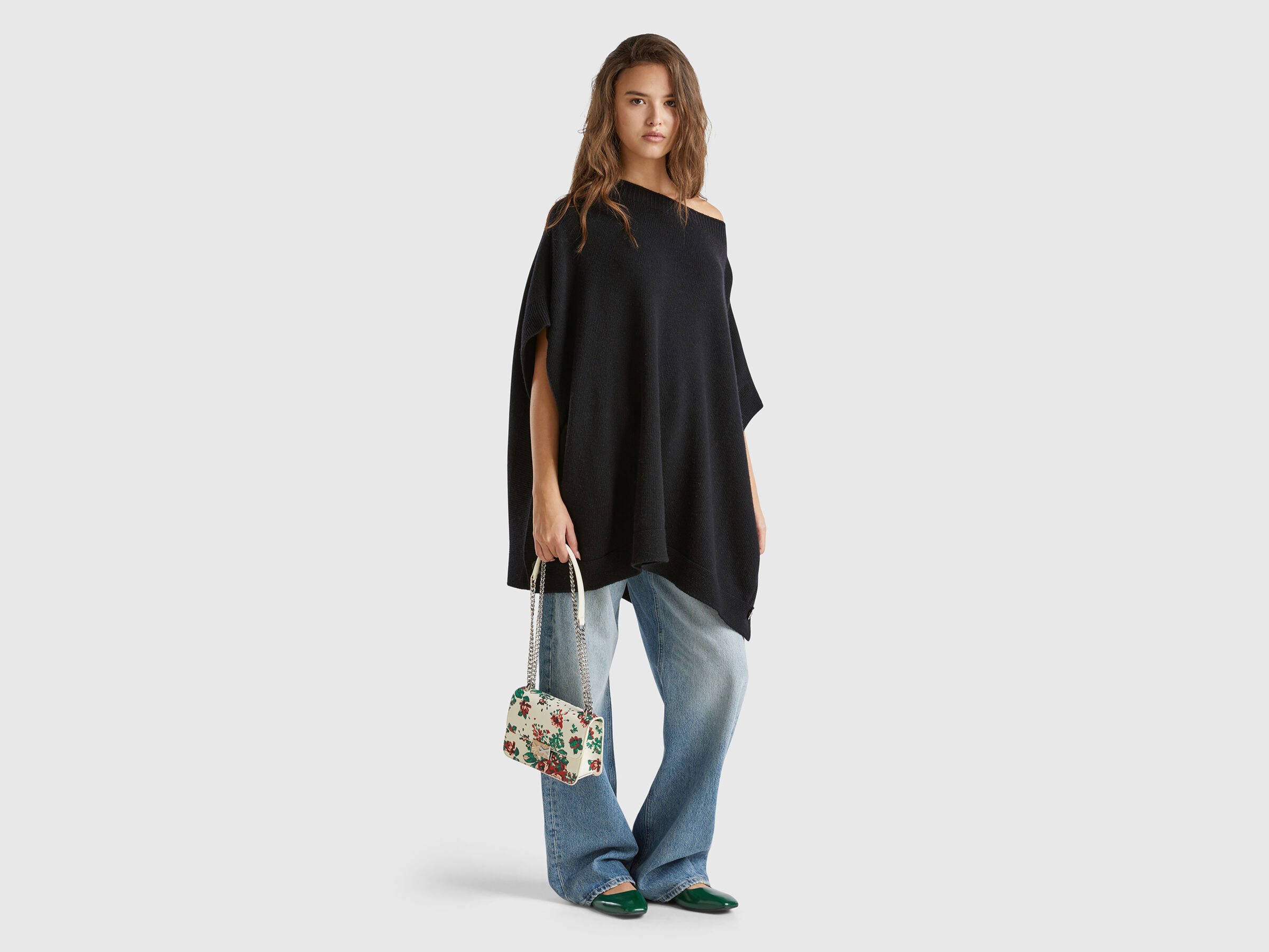 CAPE Mujer image number 3